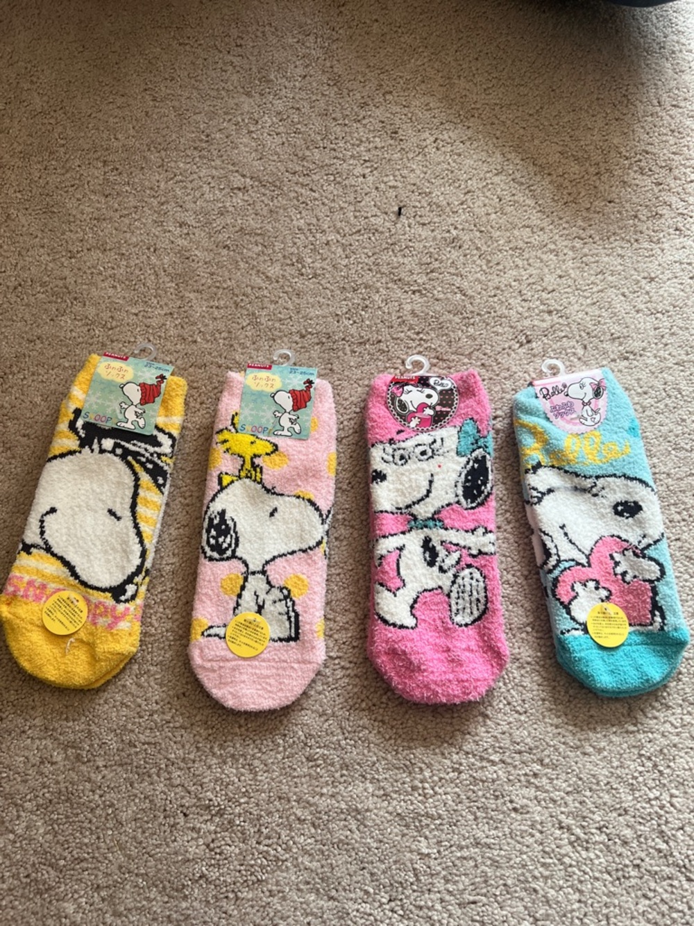 Peanuts Plush Snoopy & Friends Cozy Socks - Yellow, Pink, Hot Pink, Teal